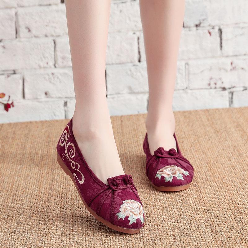 Old Beijing Flat Shoes All-match Female Embroidered Shoes Square Dance Shoes Ethnic Style Hanfu Shoes Casual Cloth Shoes