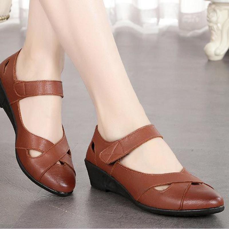 Summer Mom Sandals Casual Soft Bottom Middle-aged and Elderly Breathable Shoes for The Elderly Middle-aged Flat with Non-slip Outer Wear Women's Shoes