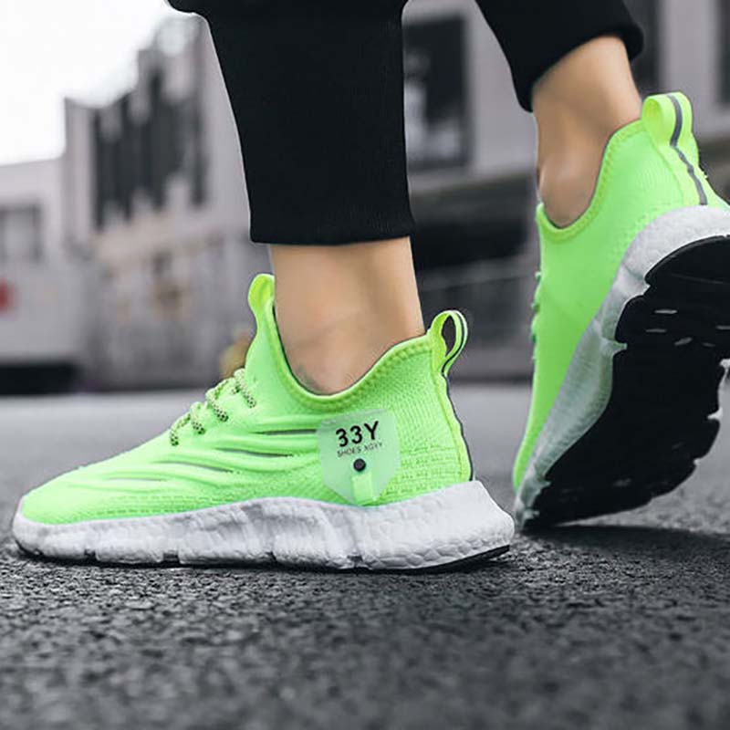 Comfortable and Breathable Men's Sports Shoes Summer Trend Casual Shoes Running Shoes Mesh Flying Shoes