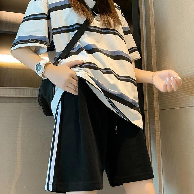2PCS Summer Fashion Two-piece Sports Suit Female Student Korean Version Loose Short-sleeved Striped T-shirt + Casual Shorts Casual Stroll Suit