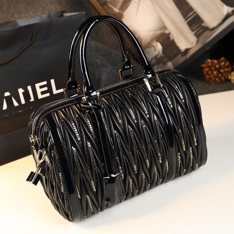 Ladies Leather Bag Trendy Fashion Large Capacity Handbag Versatile Elegant Satchel