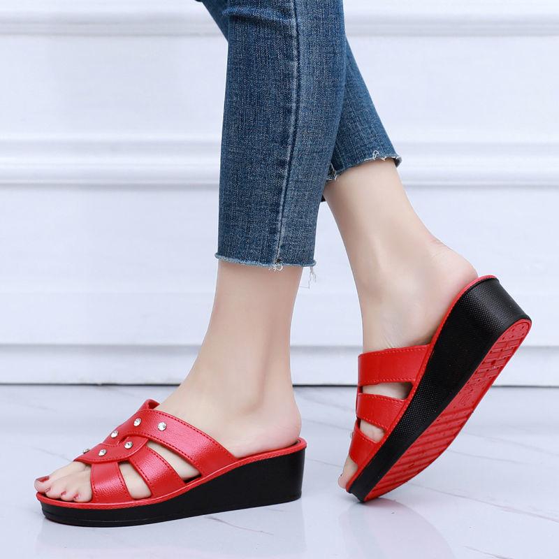 Ladies High Heel Slippers Summer Thick Bottom Home Outdoor Non-slip Slippers Women Summer Shoes Soft Bottom Wedge Heel Rhinestone Sandals