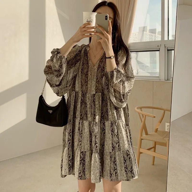 Spring Summer Korean Dress Women Retro Print V-neck Lantern Sleeves Loose Short Skirt Bohemian Dress Large Size