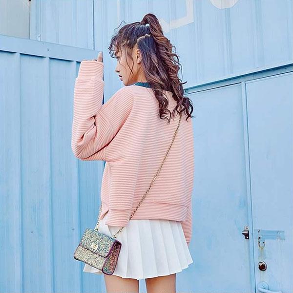 Autumn and Winter Thick Loose Round Neck Embroidery Knit Sweater Student Short Sweater Women