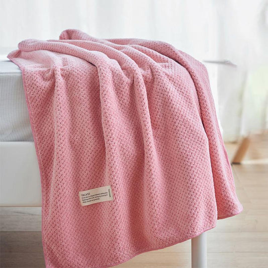 Oversized Bath Towels for Adult Men and Women Are More Absorbent Than Cotton Towels and The Fabric Is Softer and Cute