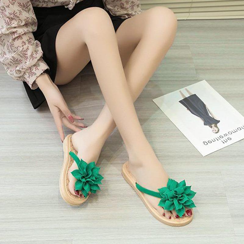 Wear Flat-bottomed Flip Flops and Thick-bottomed Sandals In Summer Women's Flower Slippers Women's Seaside Beach Non-slip Holiday Flip-flop Sandals