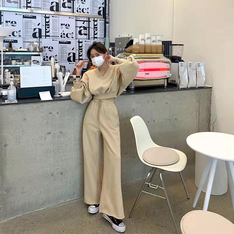 2PCS Korean Autumn and Winter Two-piece Women's Casual Suit V-neck Short Sweater Wide-leg Pants Set Elegant Women's Shows Thinness Clothing