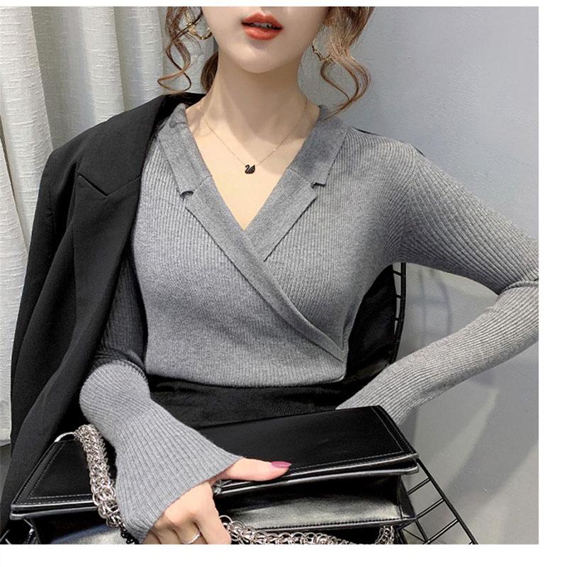 V-neck bottoming sweater women's inner wear spring and autumn self-cultivation outer wear solid color button long-sleeved pullover sweater
