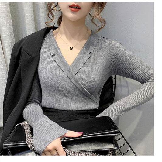 V-neck bottoming sweater women's inner wear spring and autumn self-cultivation outer wear solid color button long-sleeved pullover sweater