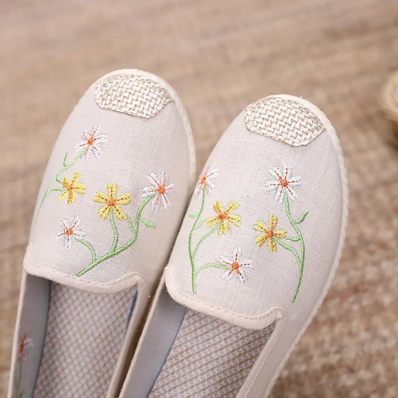 Women's Old Beijing Breathable Cloth Shoes Canvas Flat Soled Non Slip Casual Shoes