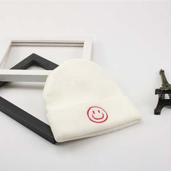 Woman hat Plush Cotton hat Wild hat Windproof hat Autumn winter Warm hat Thick hat Fashion Man