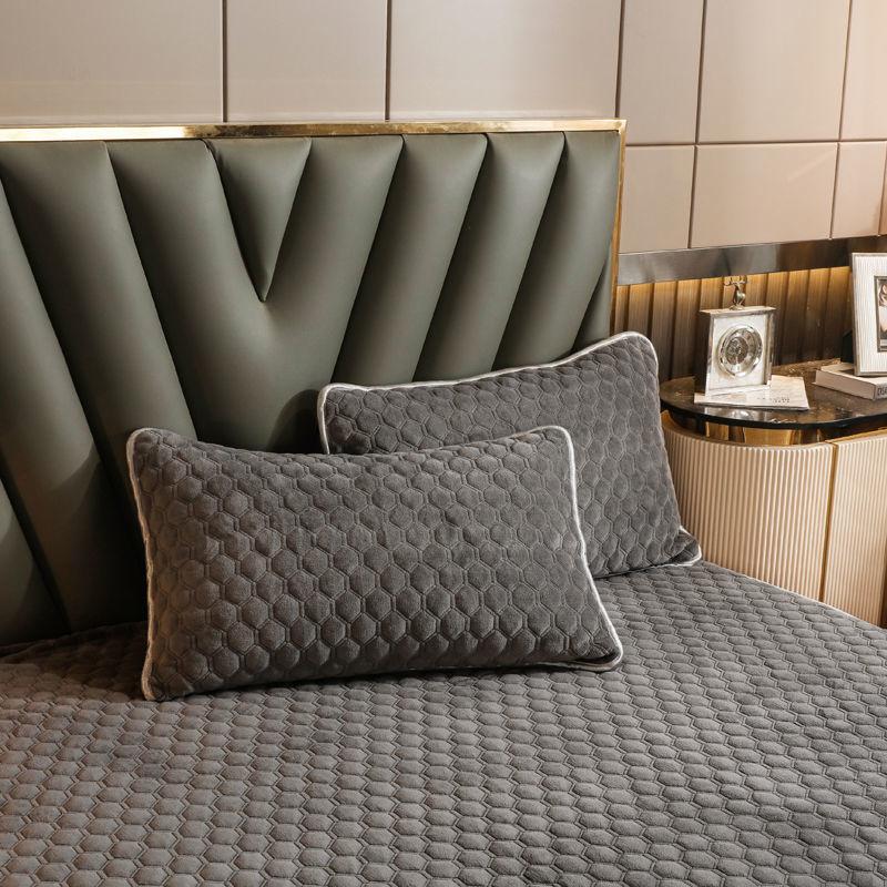 Quilted Quilted Thickened Milk Velvet Pillowcase for Autumn and Winter Warmth for Two People Single Pillowcase