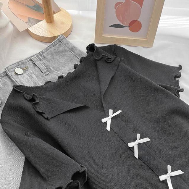 V-neck Short-sleeved T-shirt Women's Summer Slim Short Fungus Edge Knitted Sweater Ice Silk Thin Top