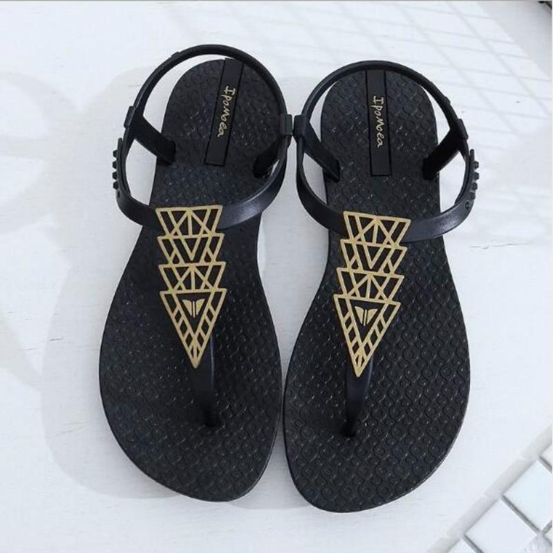 Sandals Women Xia Ping with 2020 Bohemian Ethnic Style Flat Bottom Wild Holiday Beach Sandals