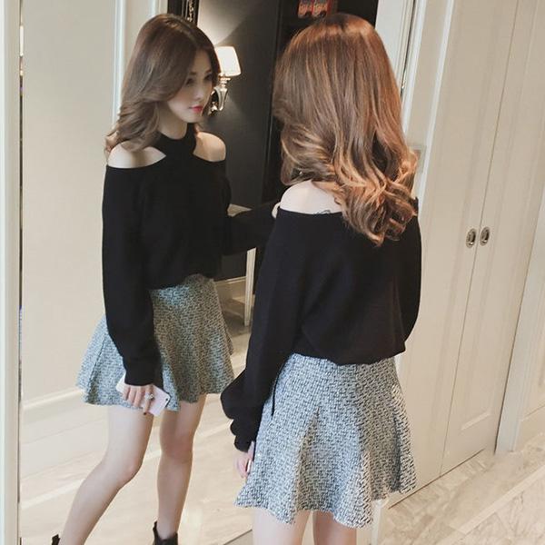 Off-shoulder Hanging Neck Solid Color Knit Sweater Pullover Casual Fall/winter Sweater Women's Long-sleeved Top with Careful Design