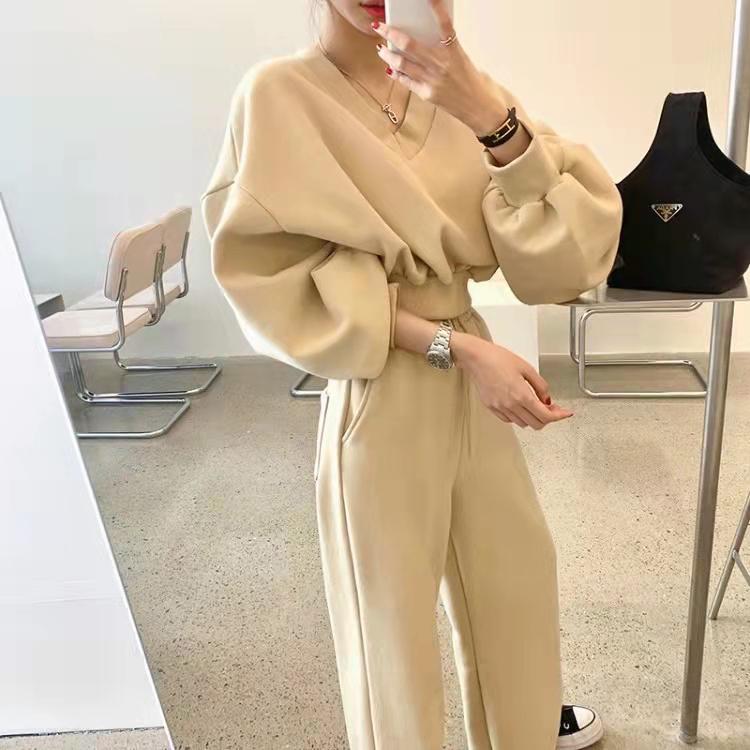 2PCS Korean Autumn and Winter Two-piece Women's Casual Suit V-neck Short Sweater Wide-leg Pants Set Elegant Women's Shows Thinness Clothing
