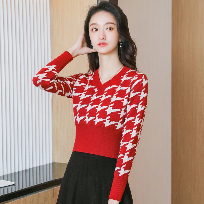Autumn and Winter Retro Jacquard Sweater Women's V-neck Short Knit Top