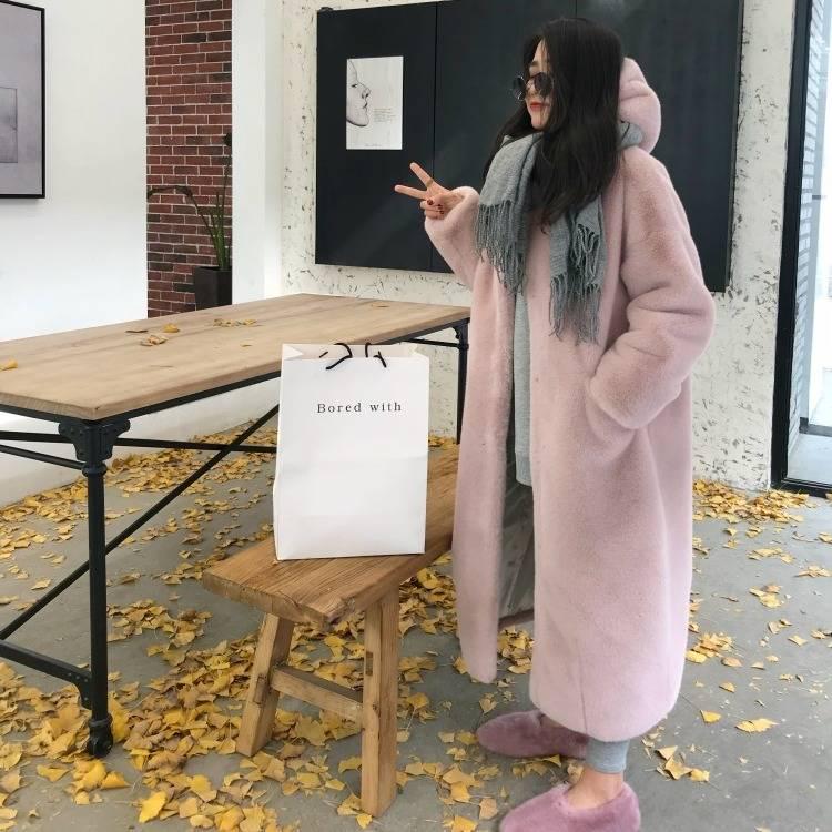 Women Winter Fur Coat Loose Lapel Overcoat Luxury Long Fur Coat Female Thick Warm Plush Coats