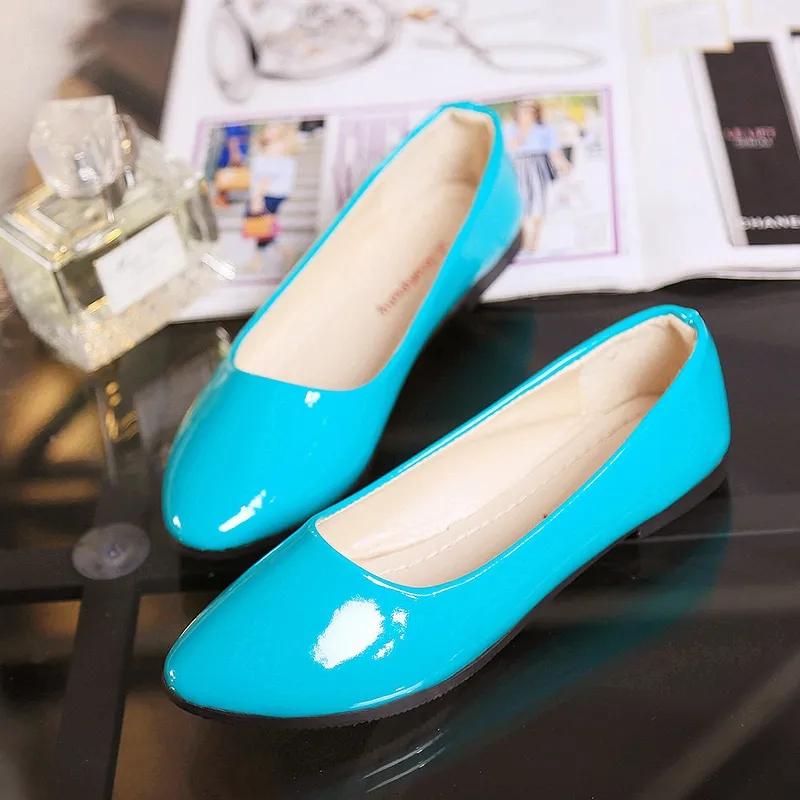 Ladies Solid Color Breathable Casual Slip-on Shoes Women's Spring Summer Large Size Low Heel Leather Single Shoes