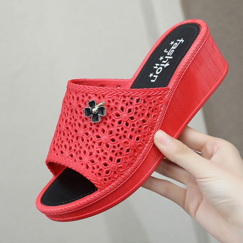 Ladies Summer Sandals and Slippers All-match Outer Wear Wedge Heel Fashion Trend Non-slip Beach Shoes