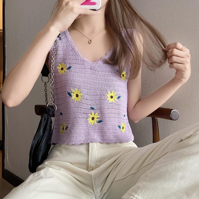 Women Summer Sleeveless Tops Daisy Embroidered Low Collar with Exposed Collarbone Thin Waistcoat Short Open Navel Knitted Suspender Top