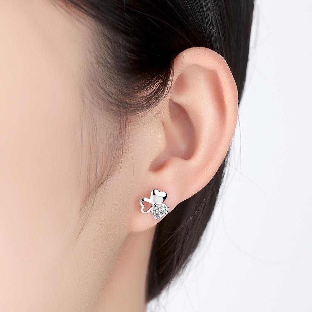 Women's Lucky Clover Earrings Ladies gift earrings Small fresh earrings zircon stud earrings
