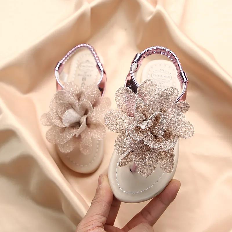 Girl's Summer Sandals Soft Soled Single Cool Shoes Girls' Non Slip Sequins Flowers Decoration Light Princess Shoes