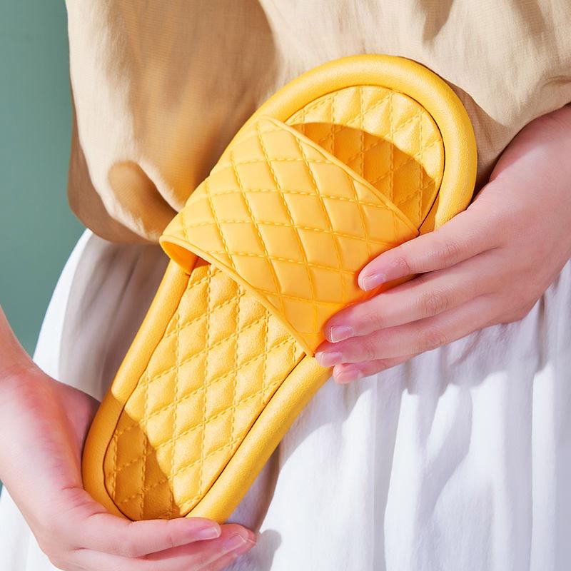 New Slippers Women Summer Thick Bottom Indoor Home Couples Home Bathroom Non-slip Soft Wear Cool Slippers
