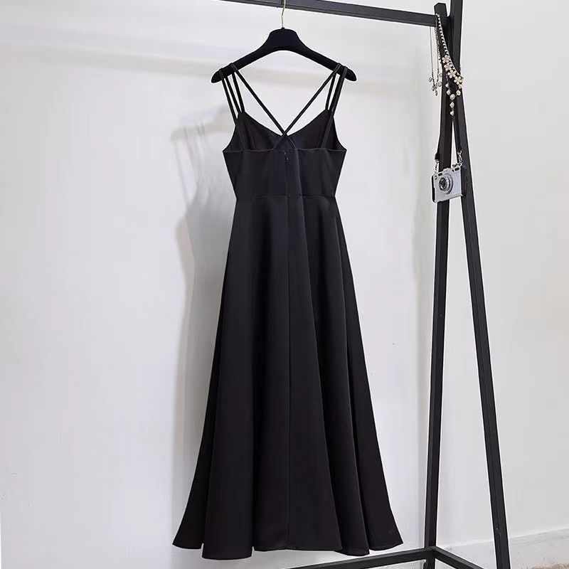 Female Summer Large Slim Dress Simple Elegant Split Length Black Suspender Graceful Beach Dress