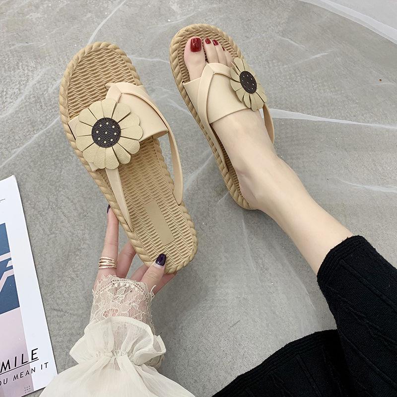 Sandals and Slippers Female Summer Wild Fashion Flowers Flat Bottom Flip Flops Korean Version Wear Net Red Non-slip Beach Beach Shoes