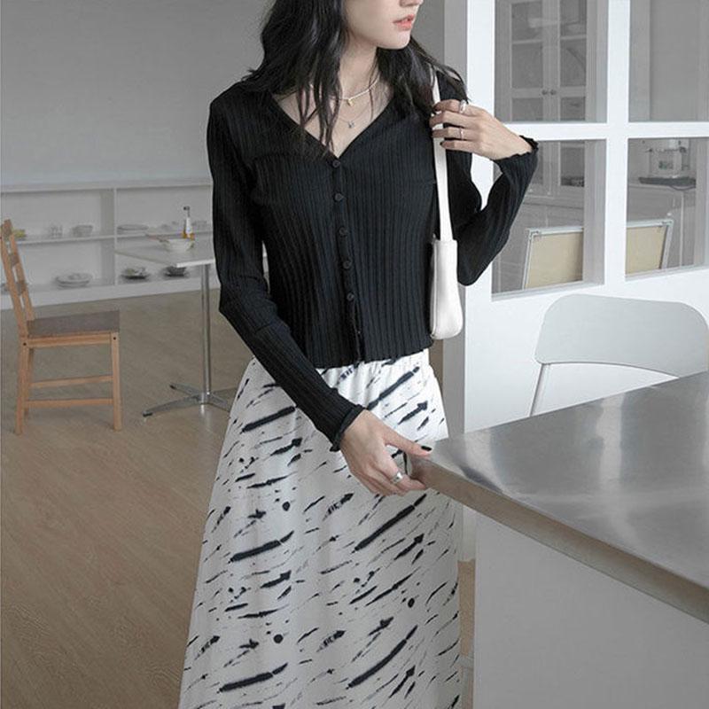 Autumn Korean Cardigan Top V-neck Knit Jacket Short Long Sleeve Striped Young Women Sweater
