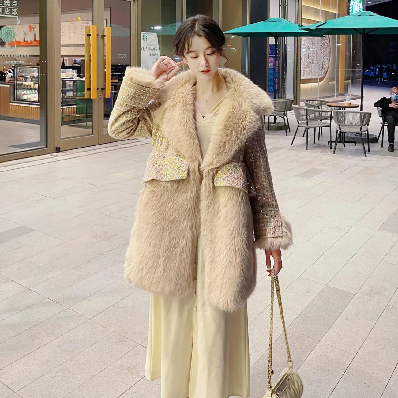 Women's Large Size Long Sleeve V-neck Fur Collar Jackets Female Loose Sequined Warm Coat Winter Thick Fur Coat
