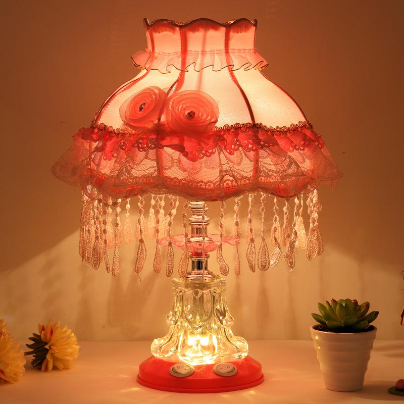 Table Lamps European Style Lace Wedding Garden Lamp Cloth Exquisite Romantic Princess Bedside Lamp