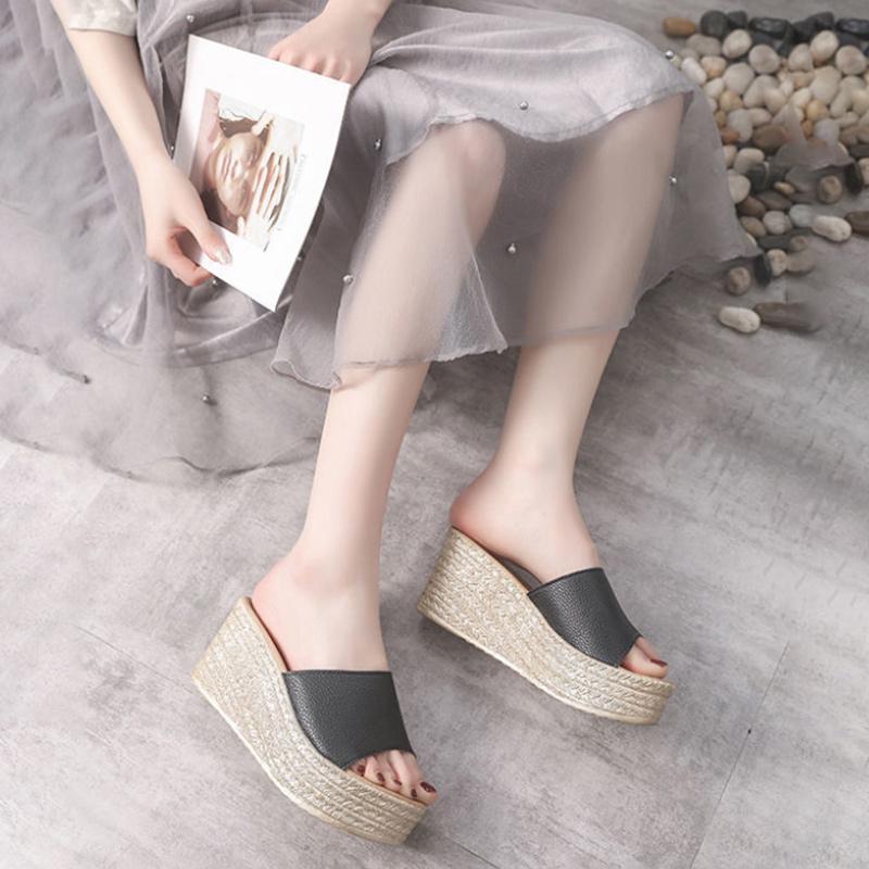 Ladies Summer Thick-soled Sandals All-match Seaside Beach Shoes Fashion High-heeled Outer Wear Household One-word Slippers