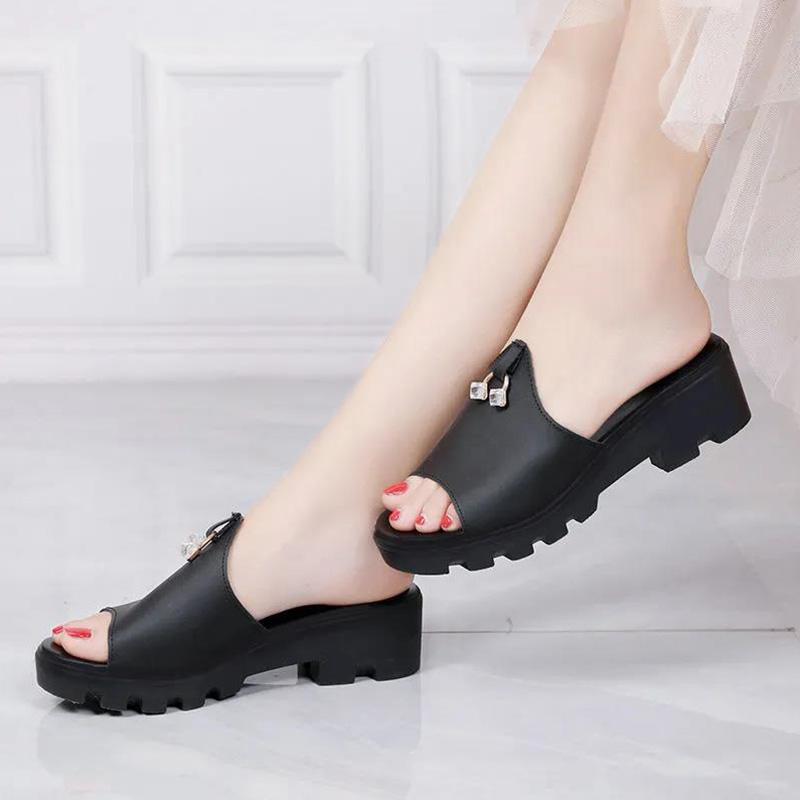 Ladies Summer Sandals and Slippers All-match Outer Wear Wedge Heel Fashion Trend Non-slip Beach Shoes