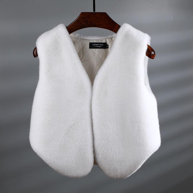 Women's Short Fur Waistcoat Autumn and Winter Slim Fit Fox Fur Vest Waistcoat Plush Jacket Keeps Warm Soft and Comfortable