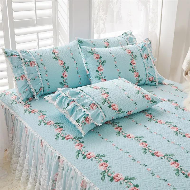 A Set of Cotton Printing Thickened Quilted Pillow Case Student Dormitory Single Lace Pillow Core Dust Cover