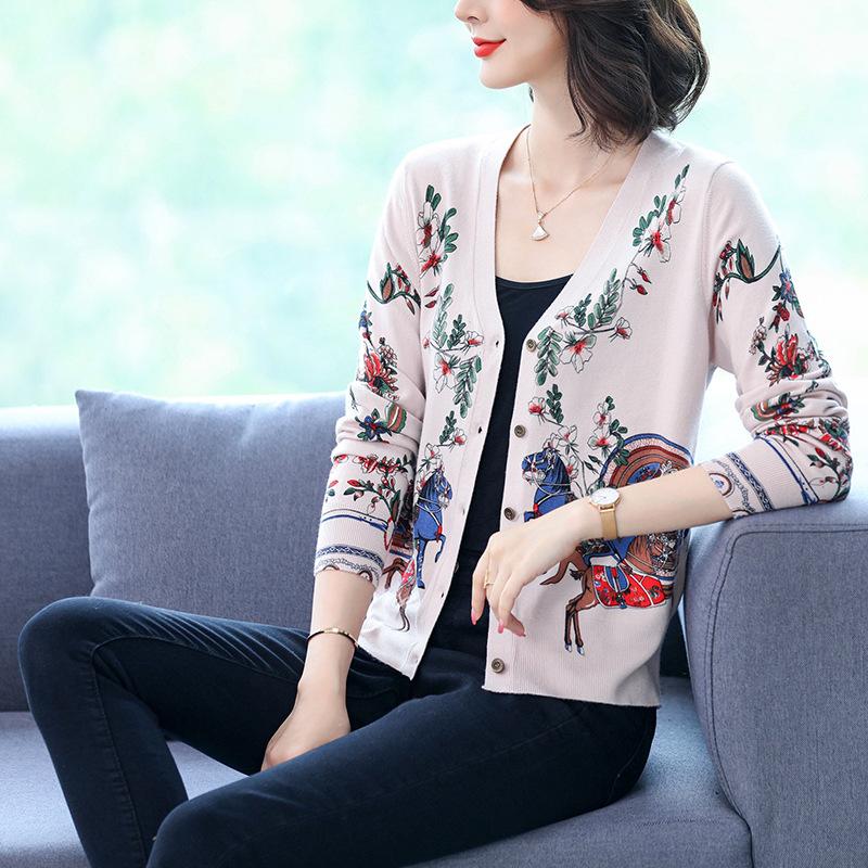 Autumn and Winter Ladies Cardigan Printed Lazy Knit Sweater Fashion V-neck Jacket Cardigan Sweater