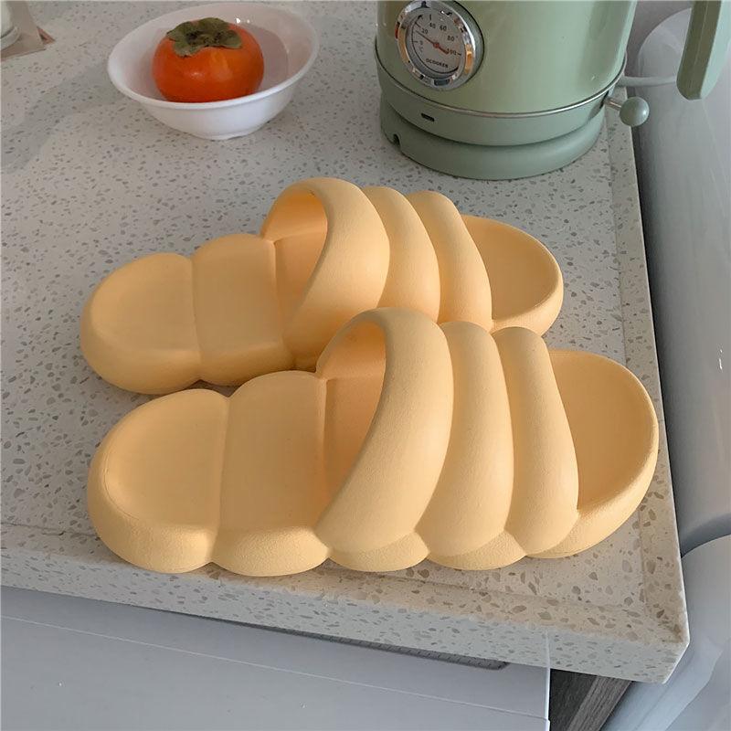 EVA Slippers Women Go Out At Home In Summer To Wear Couples Stepping on Shit Sandals and Slippers Thick Bottom Bathroom