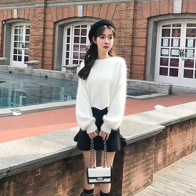 White Short Fashion Coat Autumn and Winter Loose Lantern Sleeve  Thick Sweater