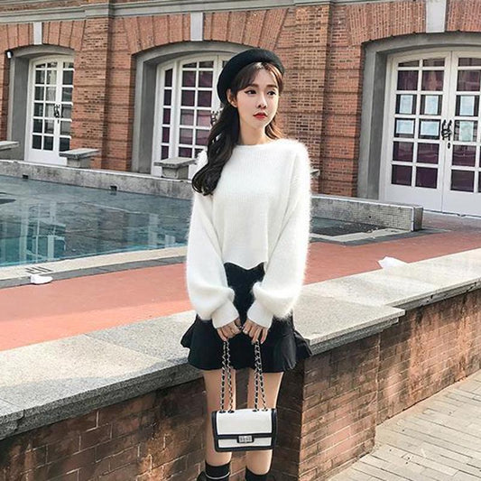 White Short Fashion Coat Autumn and Winter Loose Lantern Sleeve  Thick Sweater