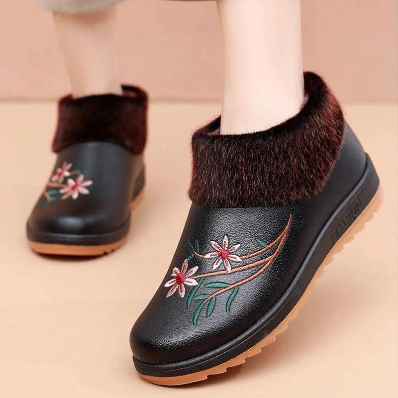 Winter Waterproof Leather Women's Cotton Shoes Plus Velvet Warmth and Non-slip Soft Sole Leather Shoes