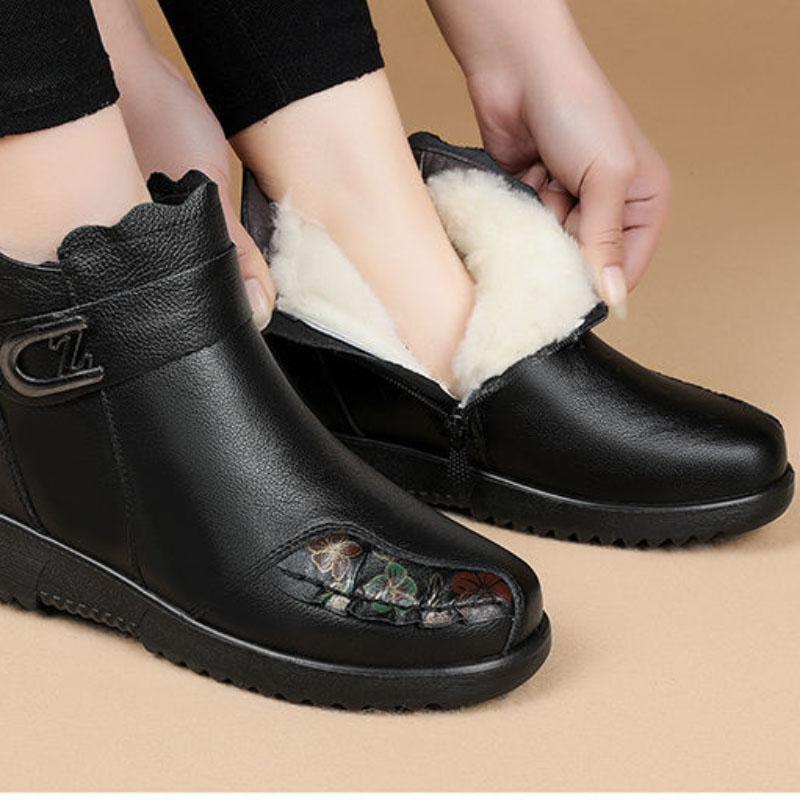 Cotton Shoes Women's Winter Warmth and Velvet Soft-soled Short Boots Middle-aged and Elderly Leather Shoes