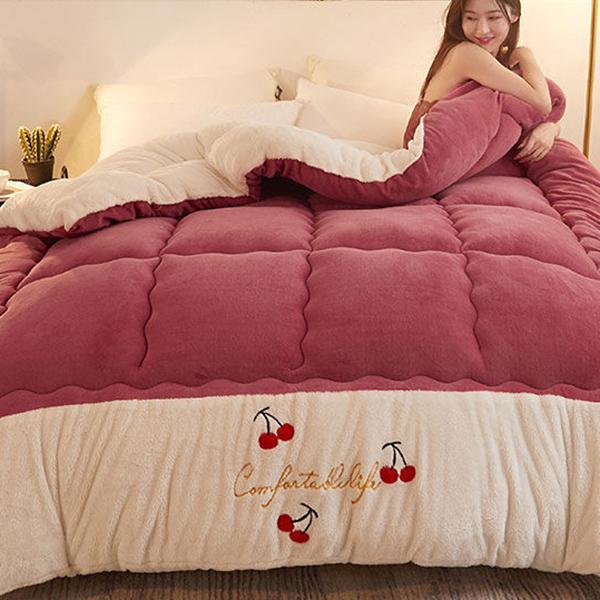 Thick and Warm Chemical Fiber Quilt Comfortable and Skin-friendly Chemical Fiber Quilt, Household Hotel Bedding