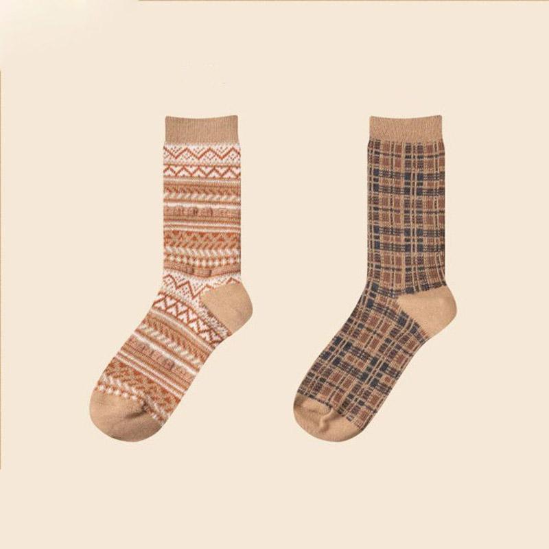 Two Pairs of Women's Socks Autumn and Winter Thickening Warmth Fashion Tube Socks Retro Printing Pile Socks
