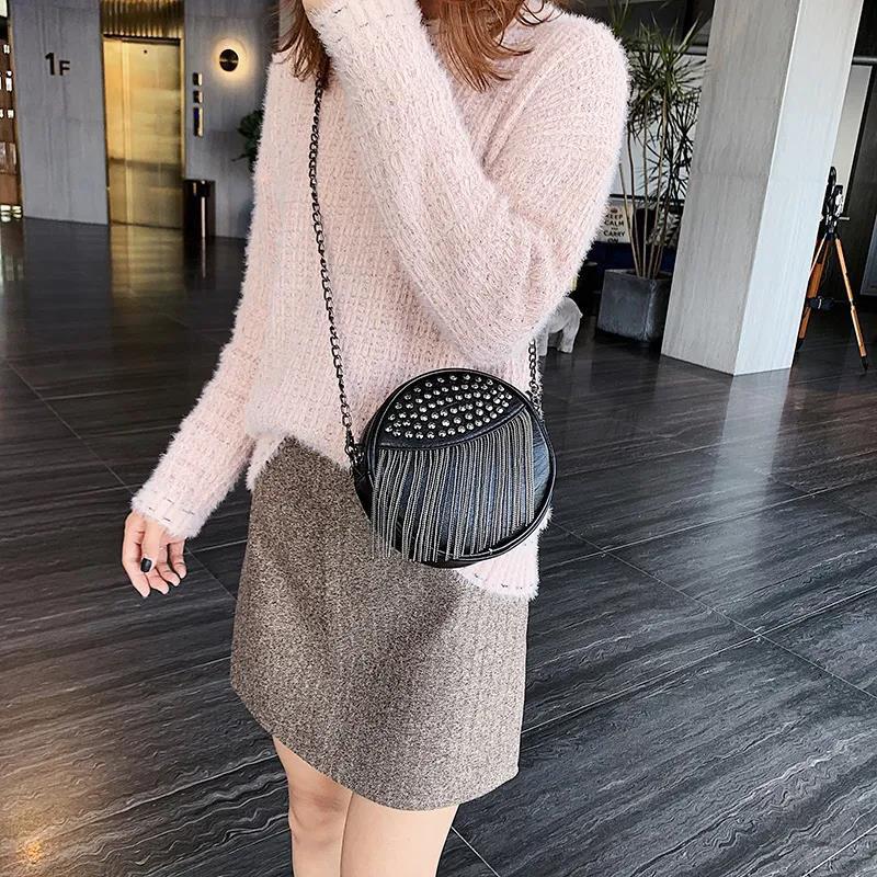Tassel Rivet Round Bag Metal Chain Pu Leather Messenger Bag Women Outing Trip Crossbody Bags Black