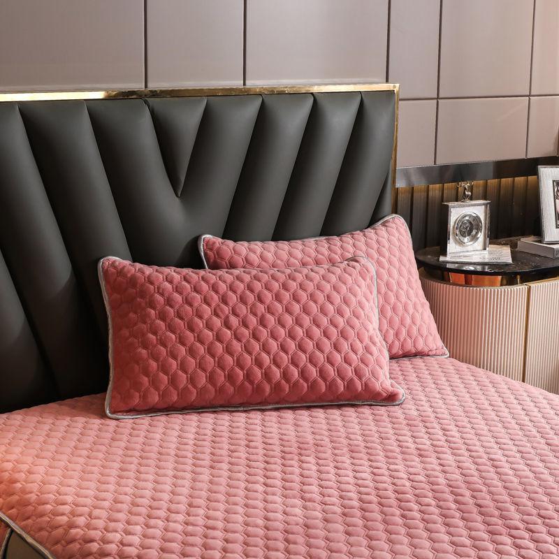 Quilted Quilted Thickened Milk Velvet Pillowcase for Autumn and Winter Warmth for Two People Single Pillowcase