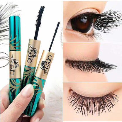 Peacock Double-Head Mascara is waterproof does not stain long and thin small curly brush heads fine