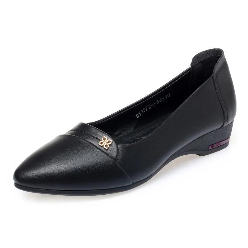 Soft Sole Mother's Shoes Women Flat Leather Shoes Wedge Women's Comfortable Low Heel Work Single Shoes