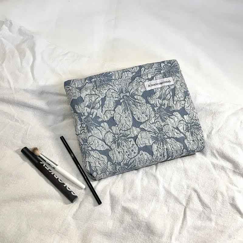 Blue Jacquard Cosmetic Bag Women's Retro Literary Simple and Elegant Flowers Convenient Small Bag